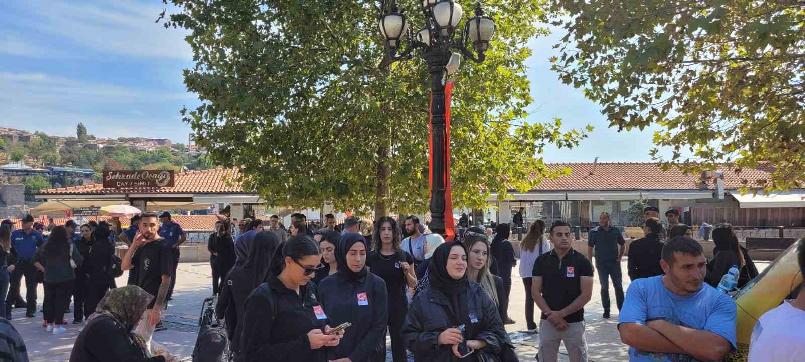 Ankara’da şehit polis memuru Şeyda Yılmaz’ın devre arkadaşları lokma dağıttı
