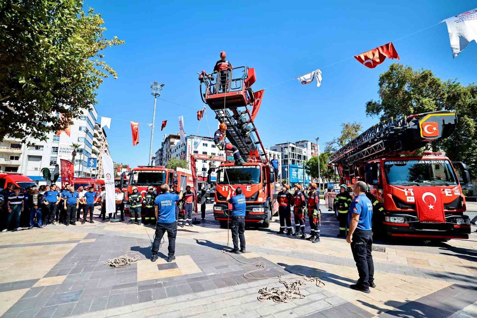 Denizli İtfaiyesinden, İtfaiye Teşkilatının 310. yaşında gövde gösterisi
