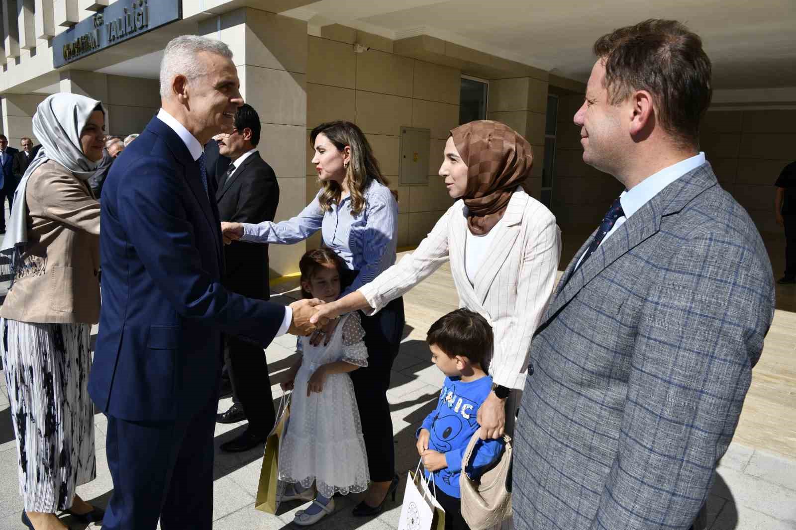 Karaman Valisi Mehmet Fatih Çiçekli görevine başladı
