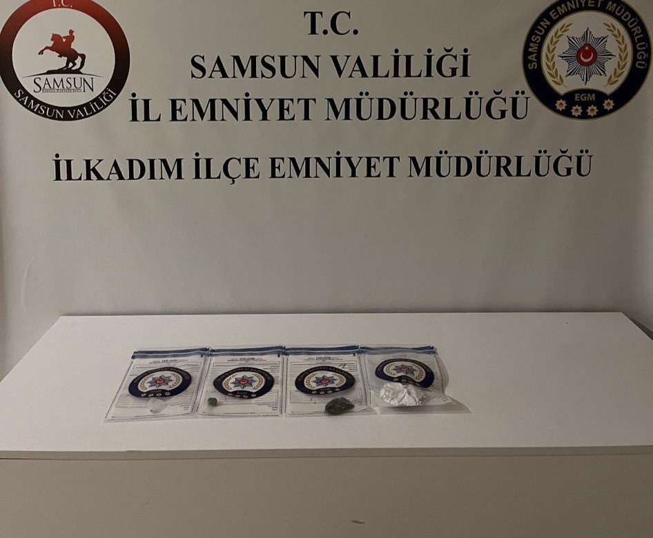 Samsun’da polis tarafından silah ve uyuşturucu ele geçirildi
