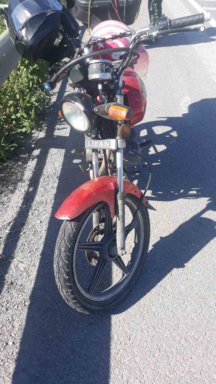 Samsun’da lastiği patlayan motosiklet kaza yaptı: 2 yaralı
