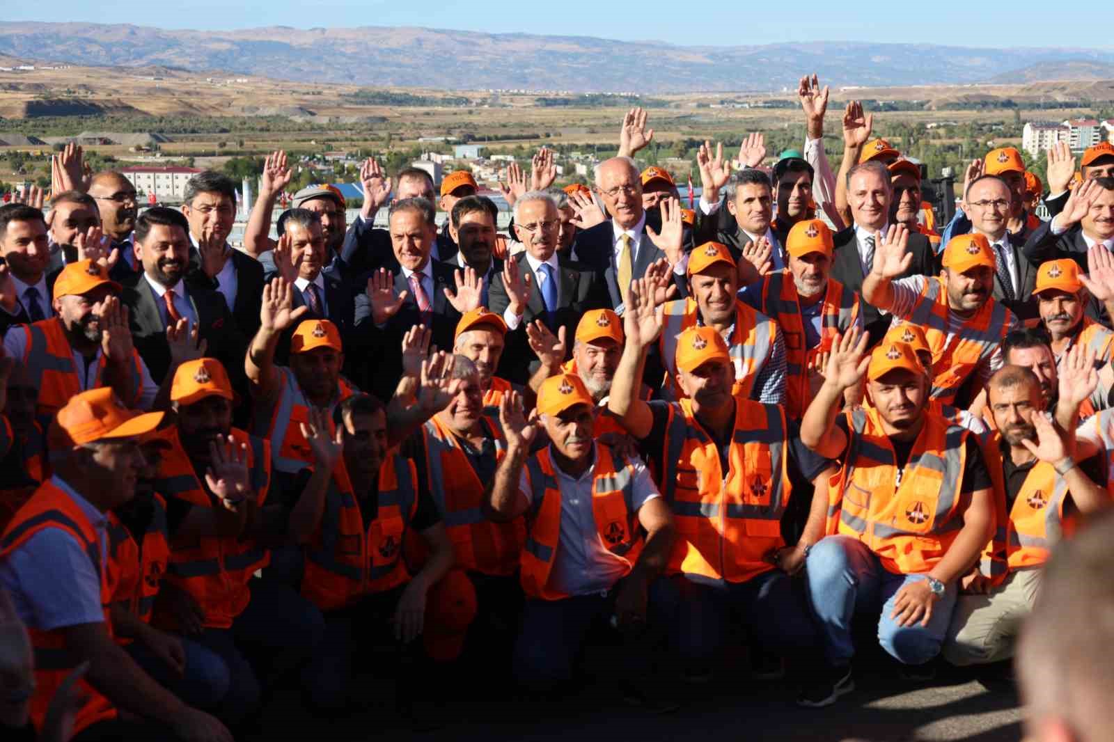 Ulaştırma ve Altyapı Bakanı Uraloğlu: 