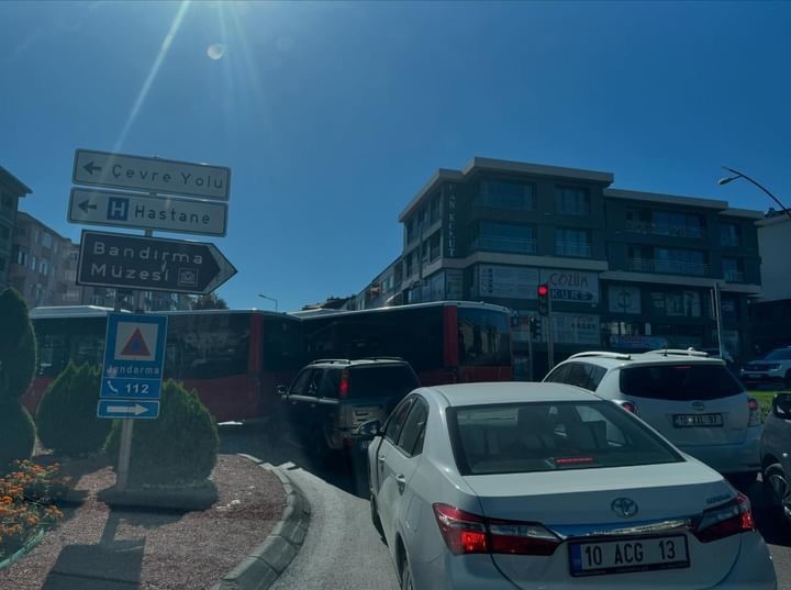 Bandırma’da yol kapandı, işler karıştı
