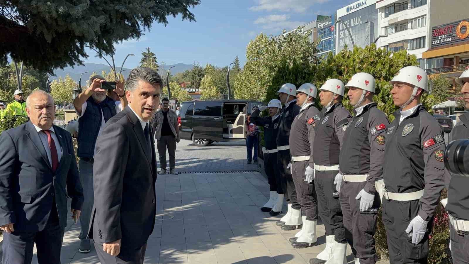 Bolu Valisi Abdulaziz Aydın göreve başladı
