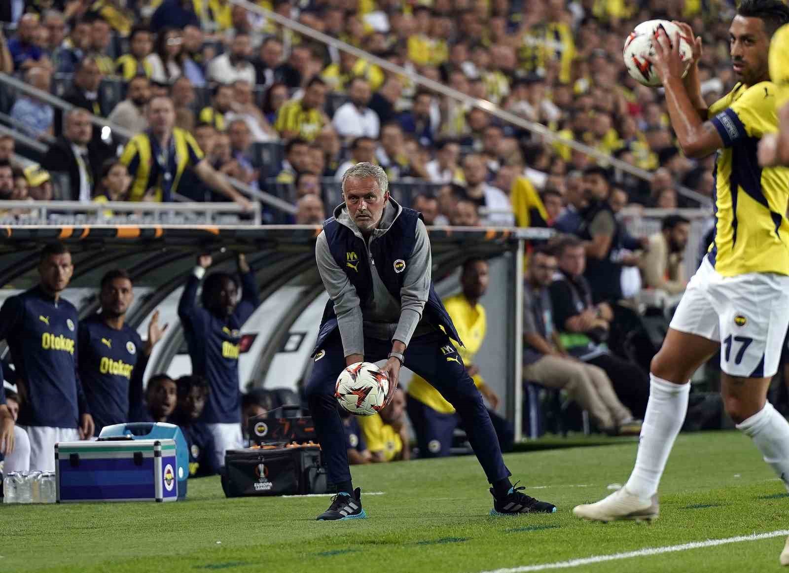 UEFA Avrupa Ligi: Fenerbahçe: 1 - Union Saint-Gilloise 0 (İlk yarı)
