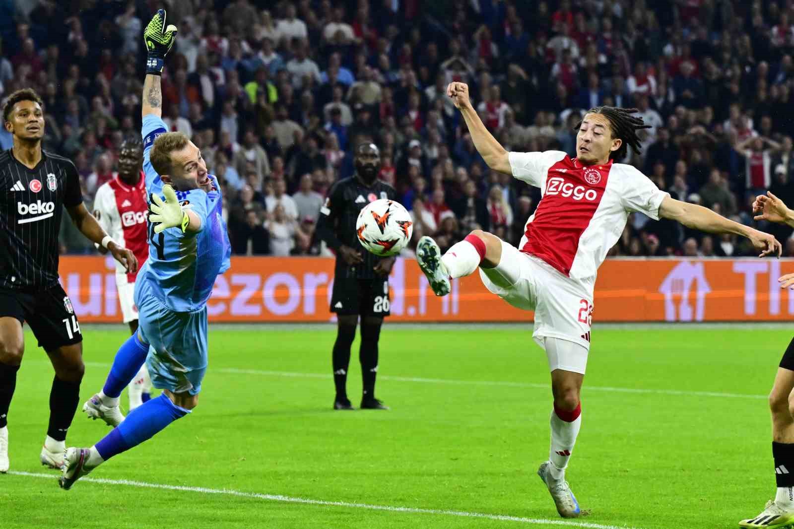 UEFA Avrupa Ligi: Ajax: 1 - Beşiktaş: 0 (İlk yarı)
