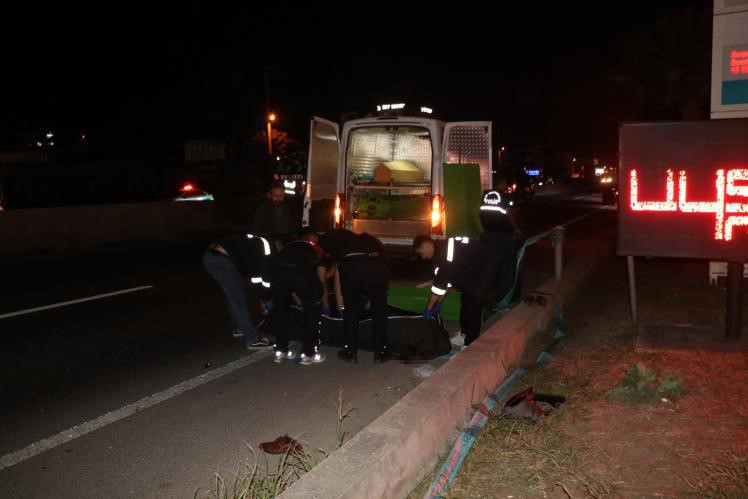 Yalova’da feci kaza: Minibüsün çarptığı 2 kişi hayatını kaybetti
