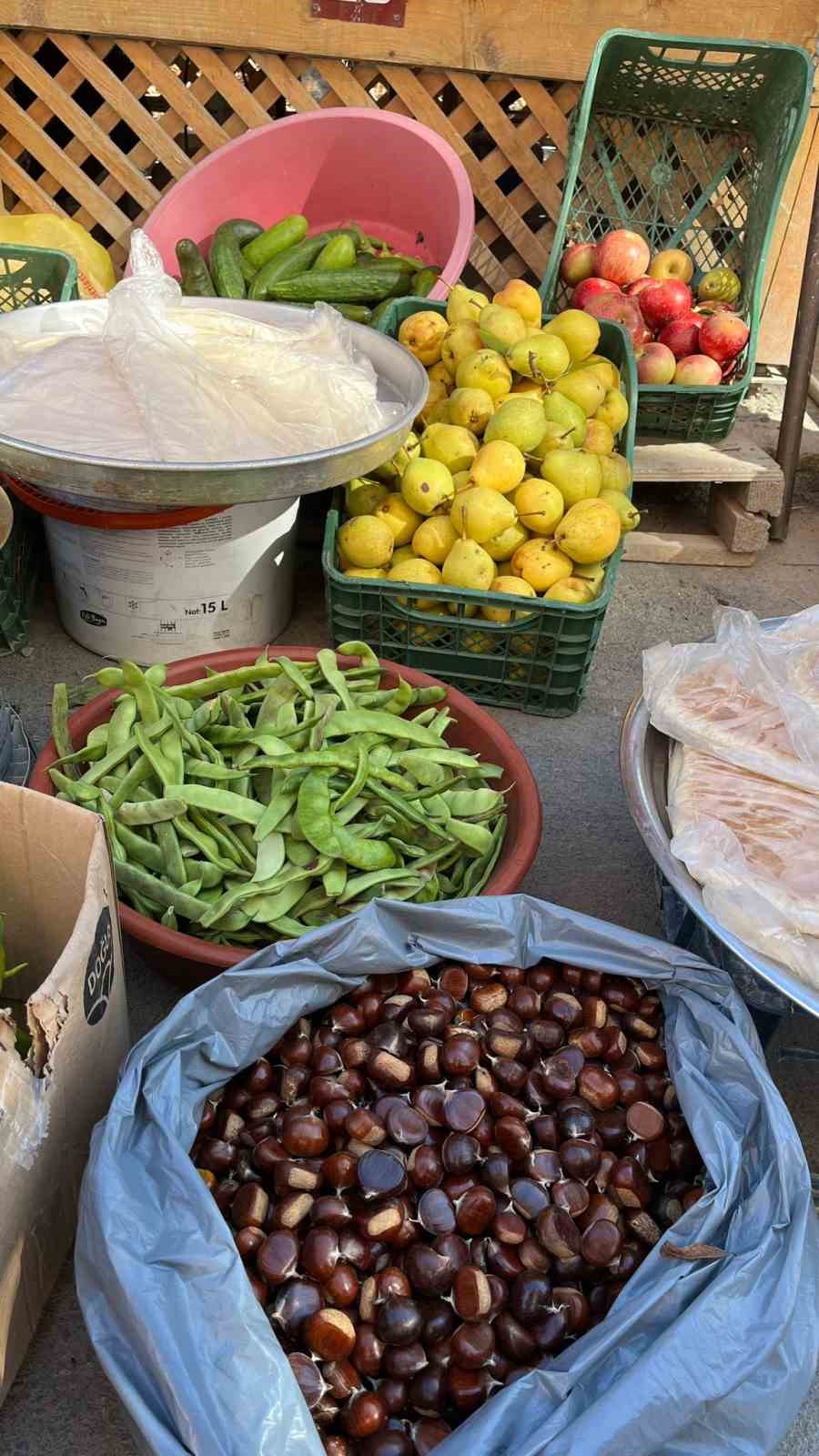 Sinop kestanesi tezgahlarda: Kilosu 300 lira
