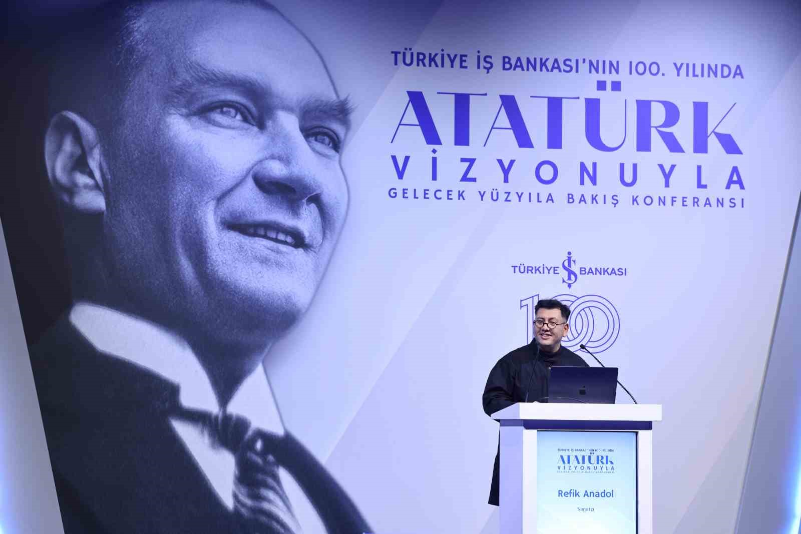 ’Atatürk Vizyonuyla Gelecek Yüzyıla Bakış’ konferansında bilim, spor ve sanat konuşuldu
