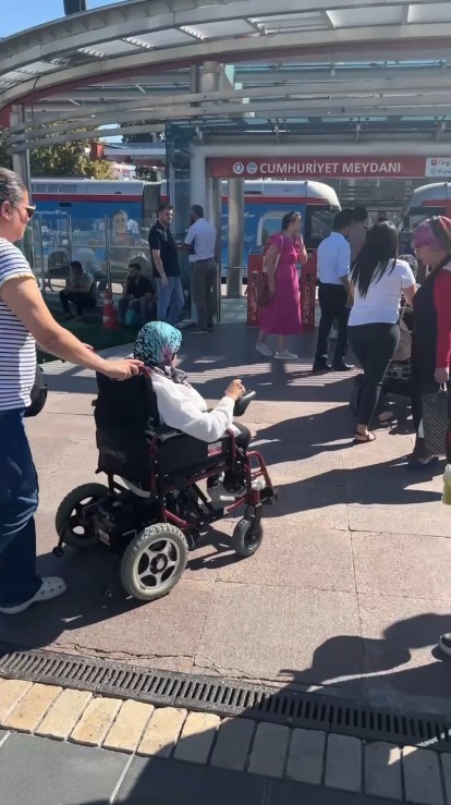 Özel vatandaşların tramvay heyecanı
