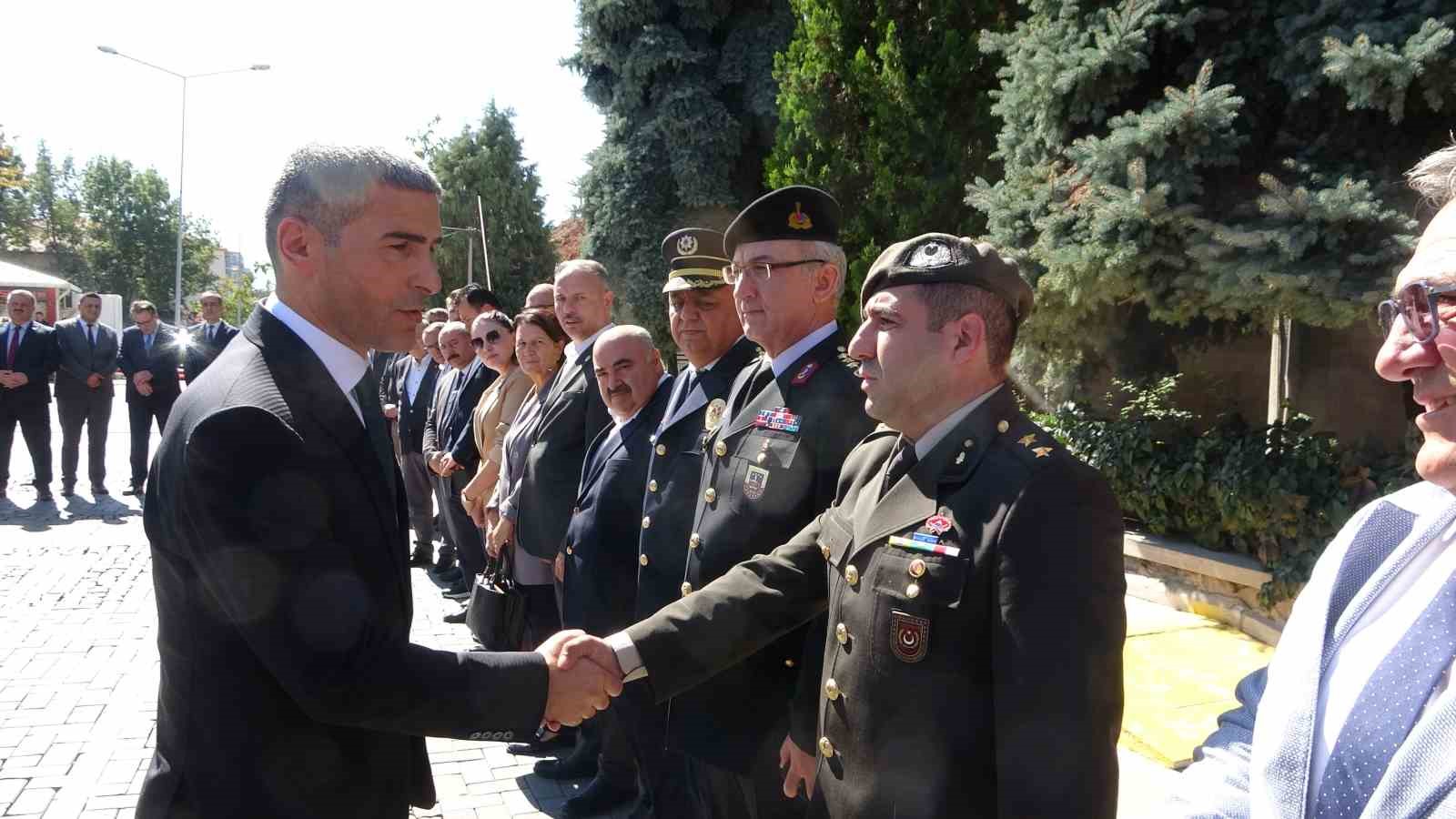 Uşak’ın yeni Vali Aktaş göreve başladı
