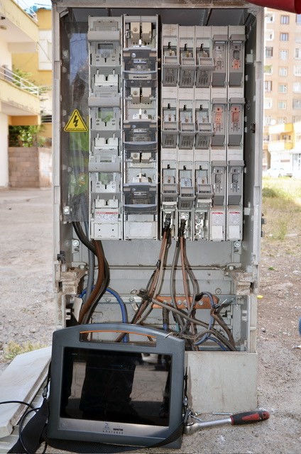 Dicle Elektrik, ‘Köstebek’ ve ‘Makaralı Aydınlatma Direği’ projesini hayata geçirdi
