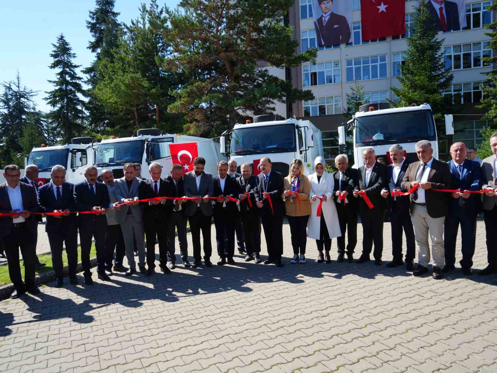 Kastamonu’da çevre temizliğinde kullanılacak 32 araç dualarla dağıtıldı
