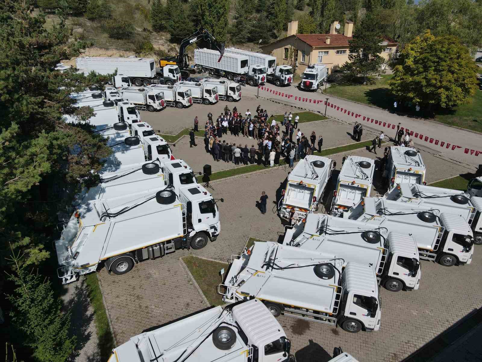 Kastamonu’da çevre temizliğinde kullanılacak 32 araç dualarla dağıtıldı
