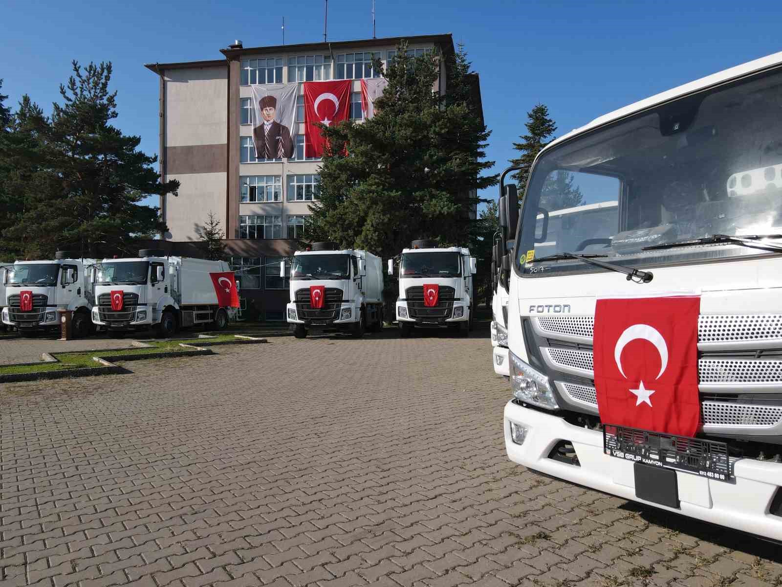 Kastamonu’da çevre temizliğinde kullanılacak 32 araç dualarla dağıtıldı
