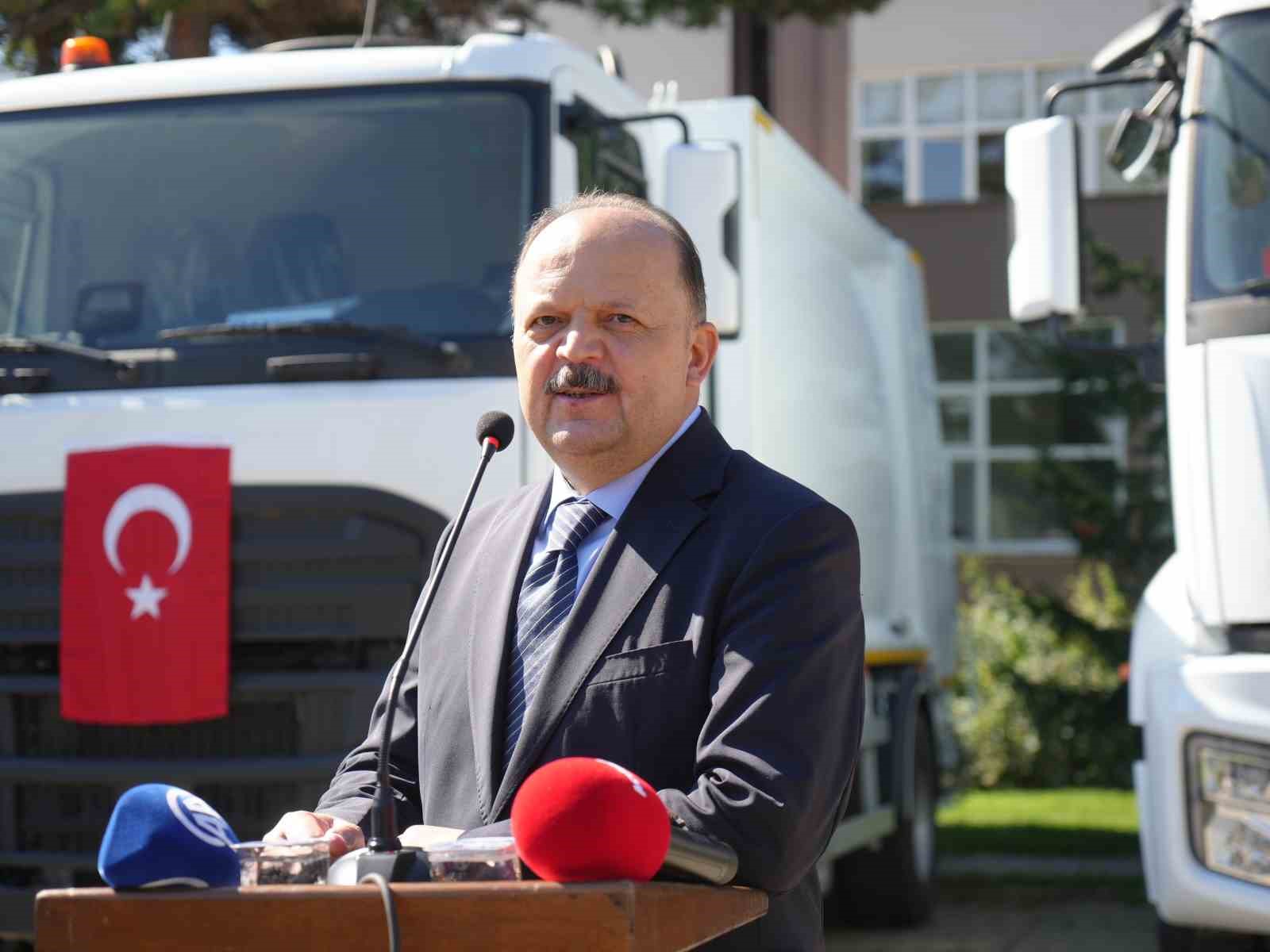 Kastamonu’da çevre temizliğinde kullanılacak 32 araç dualarla dağıtıldı
