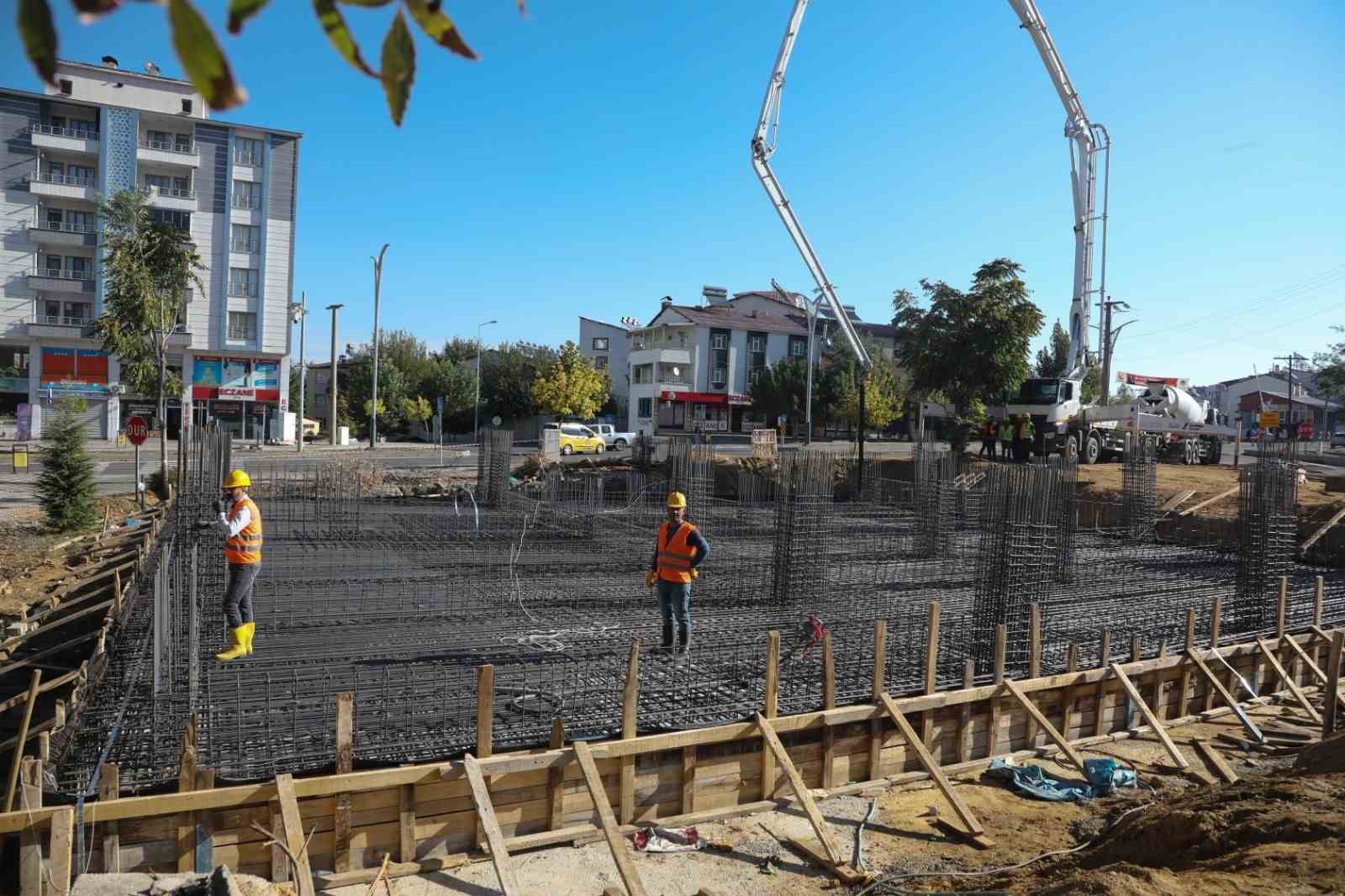 Genç’te Toplum Sağlığı Merkezi ve 112 Acil Sağlık Hizmetleri İstasyonu temel atma töreni
