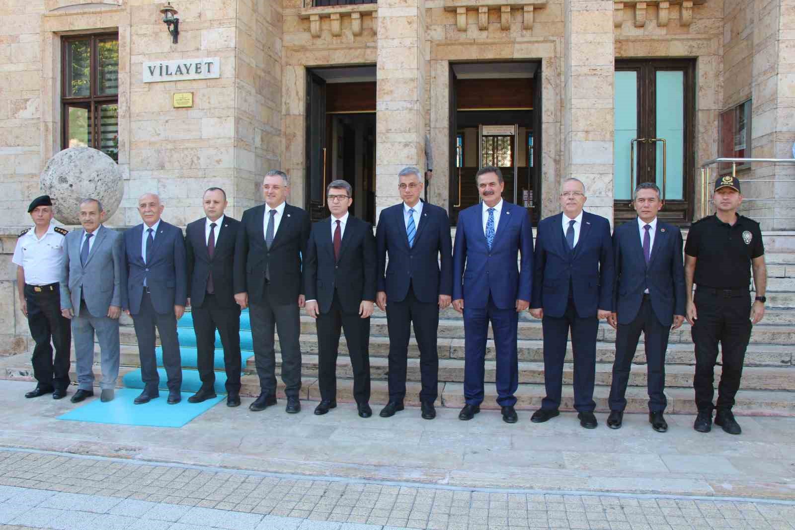 Sağlık Bakanı Memişoğlu: “Suriyelilere hastane iddiaları dezenformasyon”
