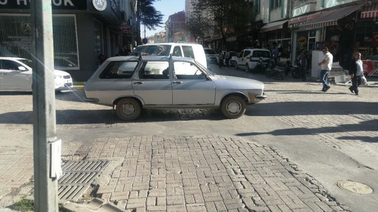 14 yaşındaki ehliyetsiz motosiklet sürücüsü otomobille çarpıştı: Sürücü ve ablası yaralandı
