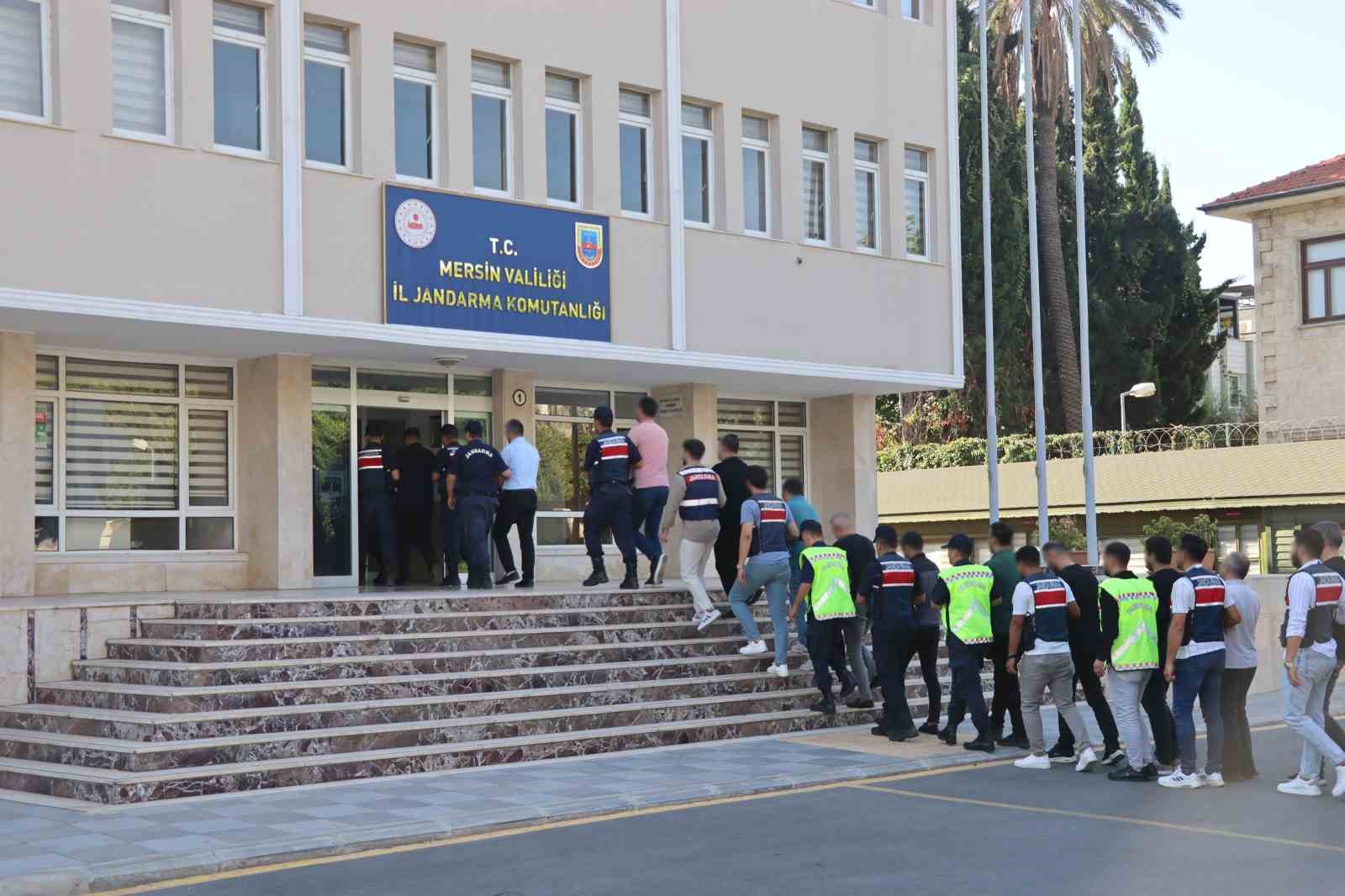 Mersin’de ’1 milyon dolarlık kumaşa için’ operasyon: 16 tutuklama
