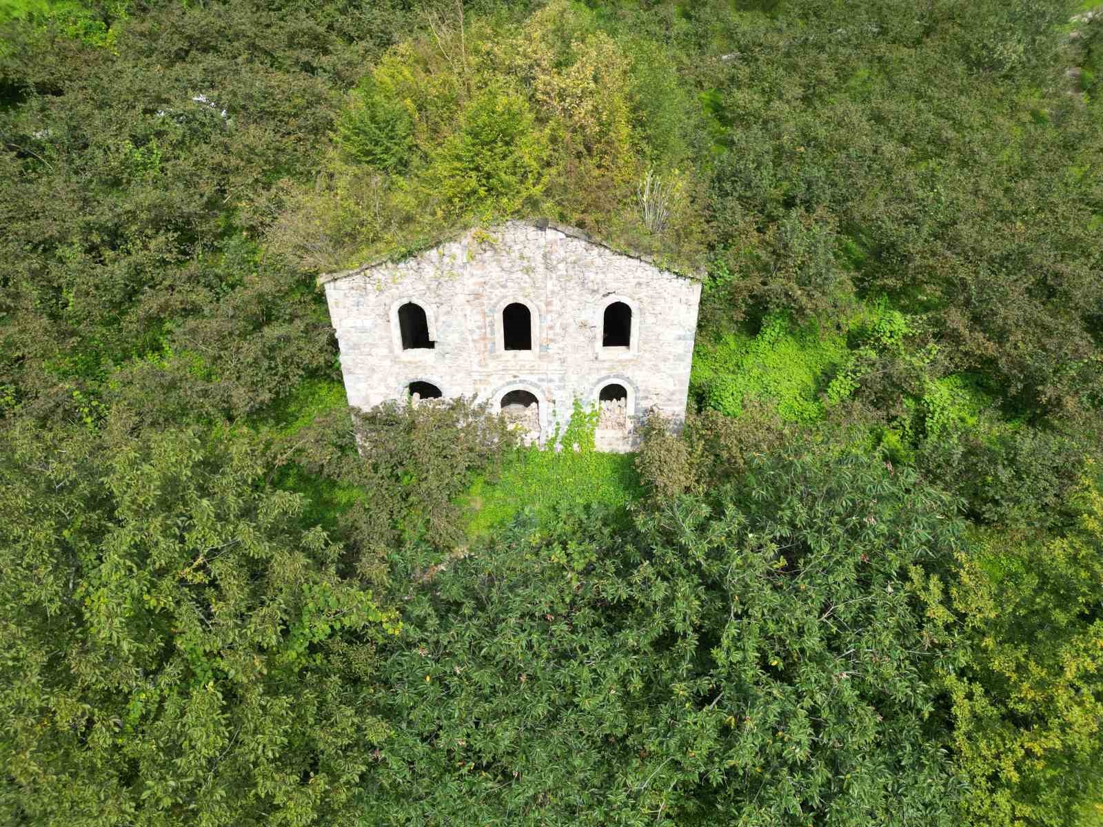 Gündüzleri ziyaret, geceleri kazı
