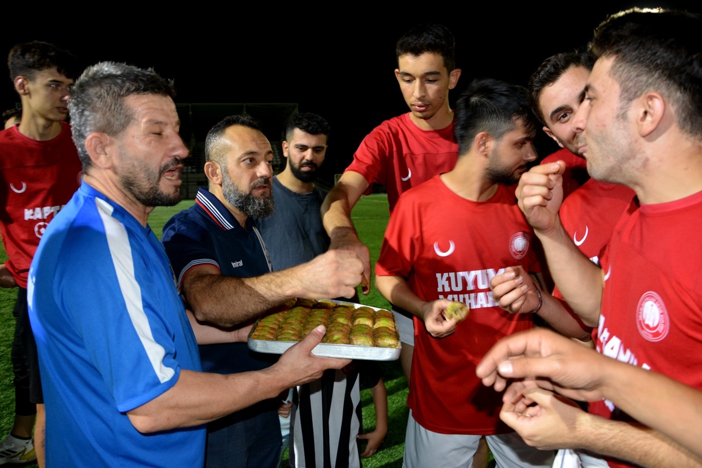 İmam Hatipliler Spor futbolcularına ilk maç öncesi moral
