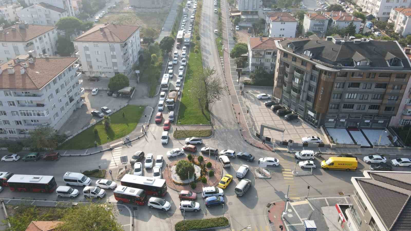 UKOME kararı ile kapatılan yol trafik yoğunluğunu artırdı
