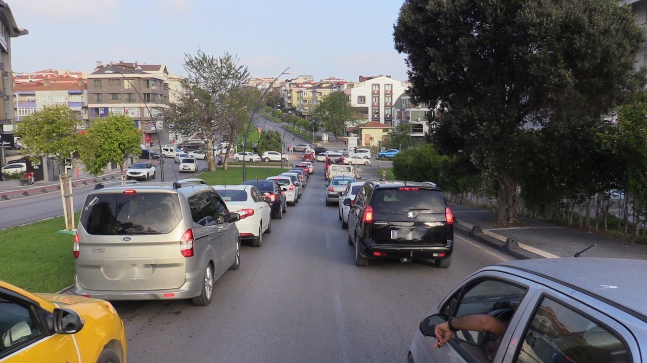 UKOME kararı ile kapatılan yol trafik yoğunluğunu artırdı
