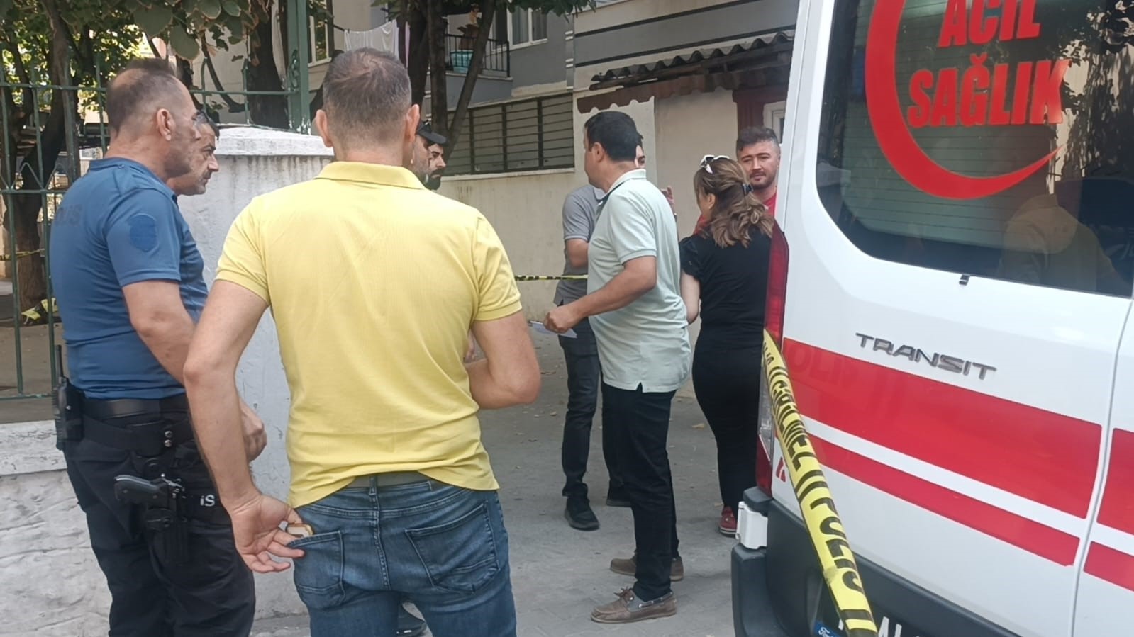 Cami bahçesinde, 27 yaşındaki kadın ölü olarak bulundu
