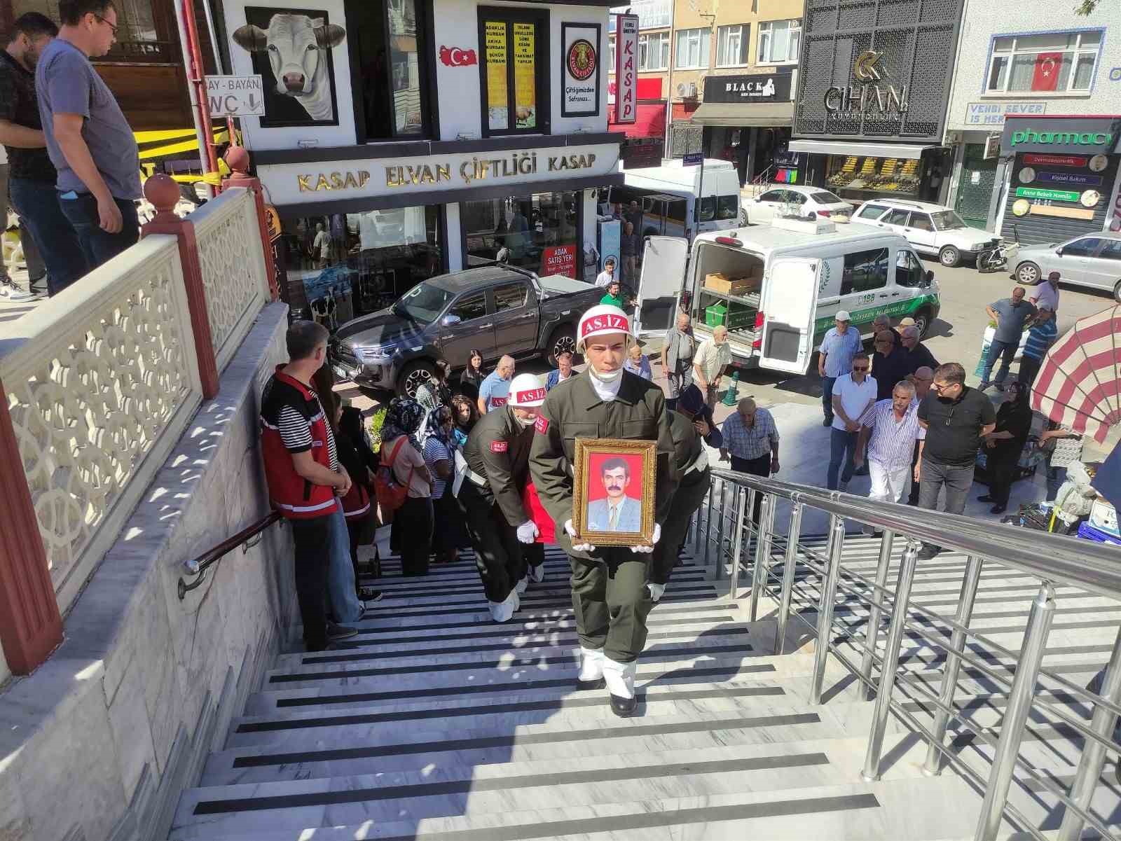 Kıbrıs gazisi askeri törenle uğurlandı
