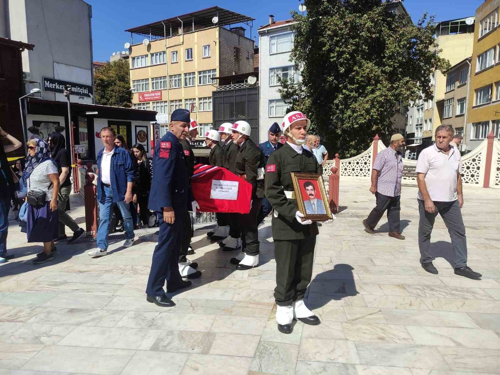 Kıbrıs gazisi askeri törenle uğurlandı
