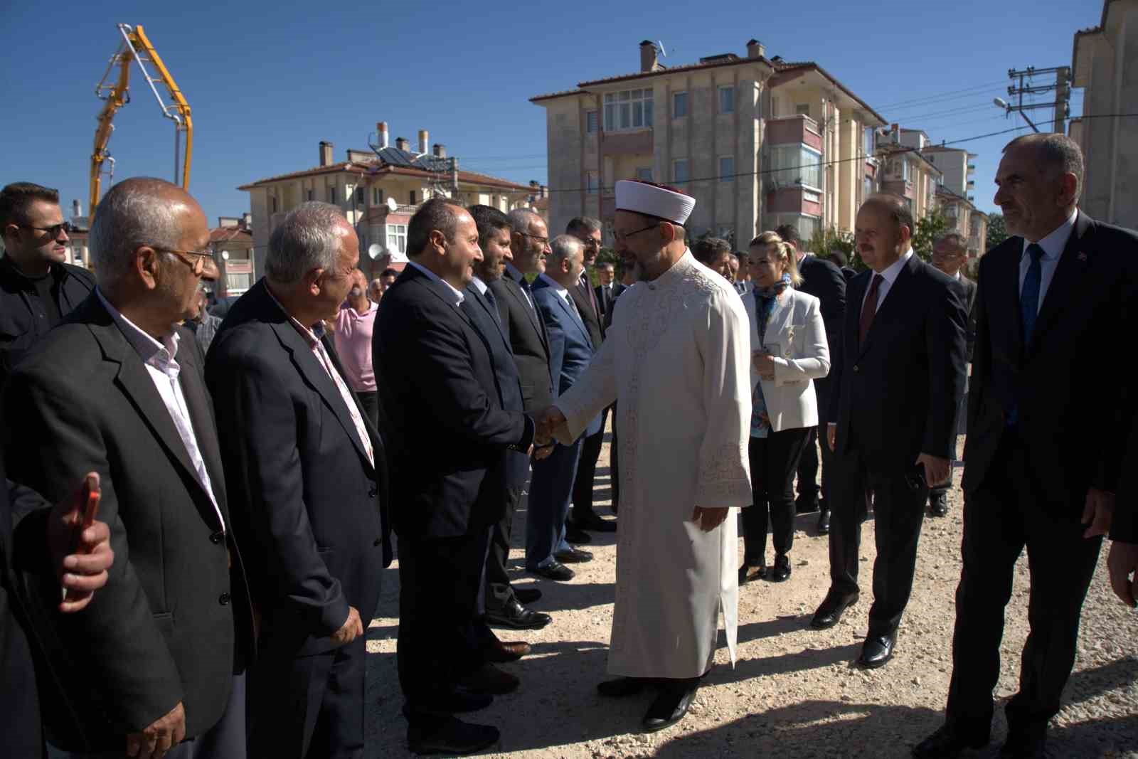 Diyanet İşleri Başkanı Erbaş: “Medeniyetimizin temeli ilme, irfana, bilime, hikmete, bilgiye dayanmaktadır”
