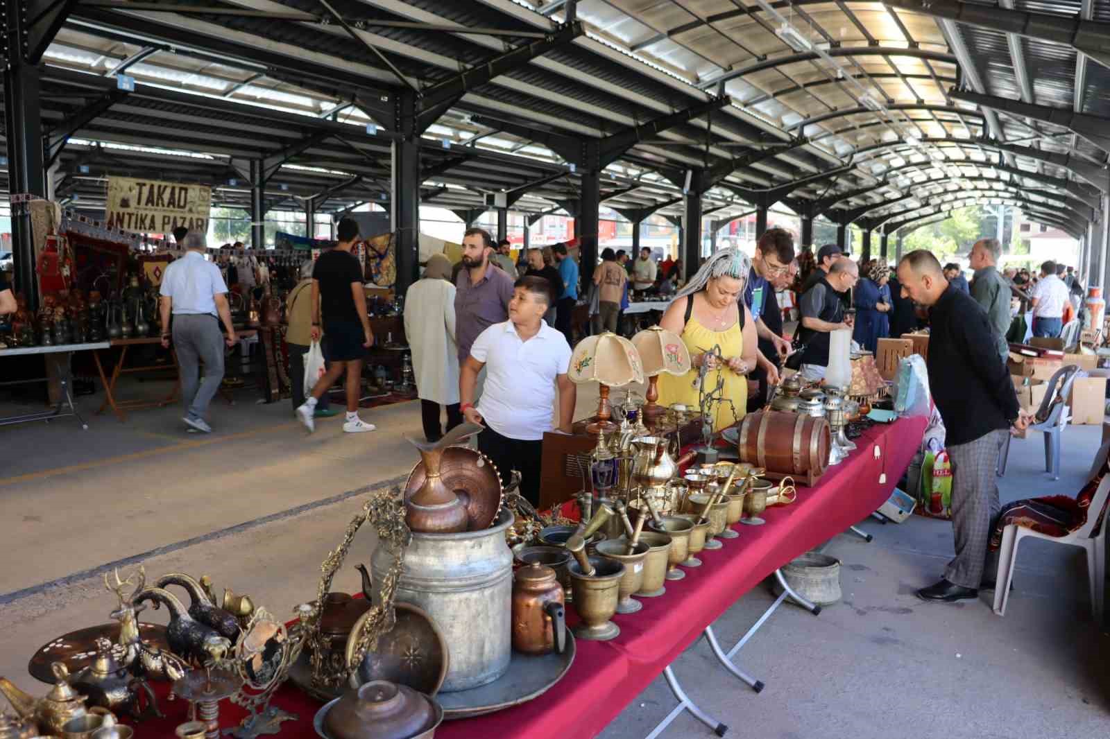 Türkiye’nin en büyük antika fuarı Talas’ta açıldı
