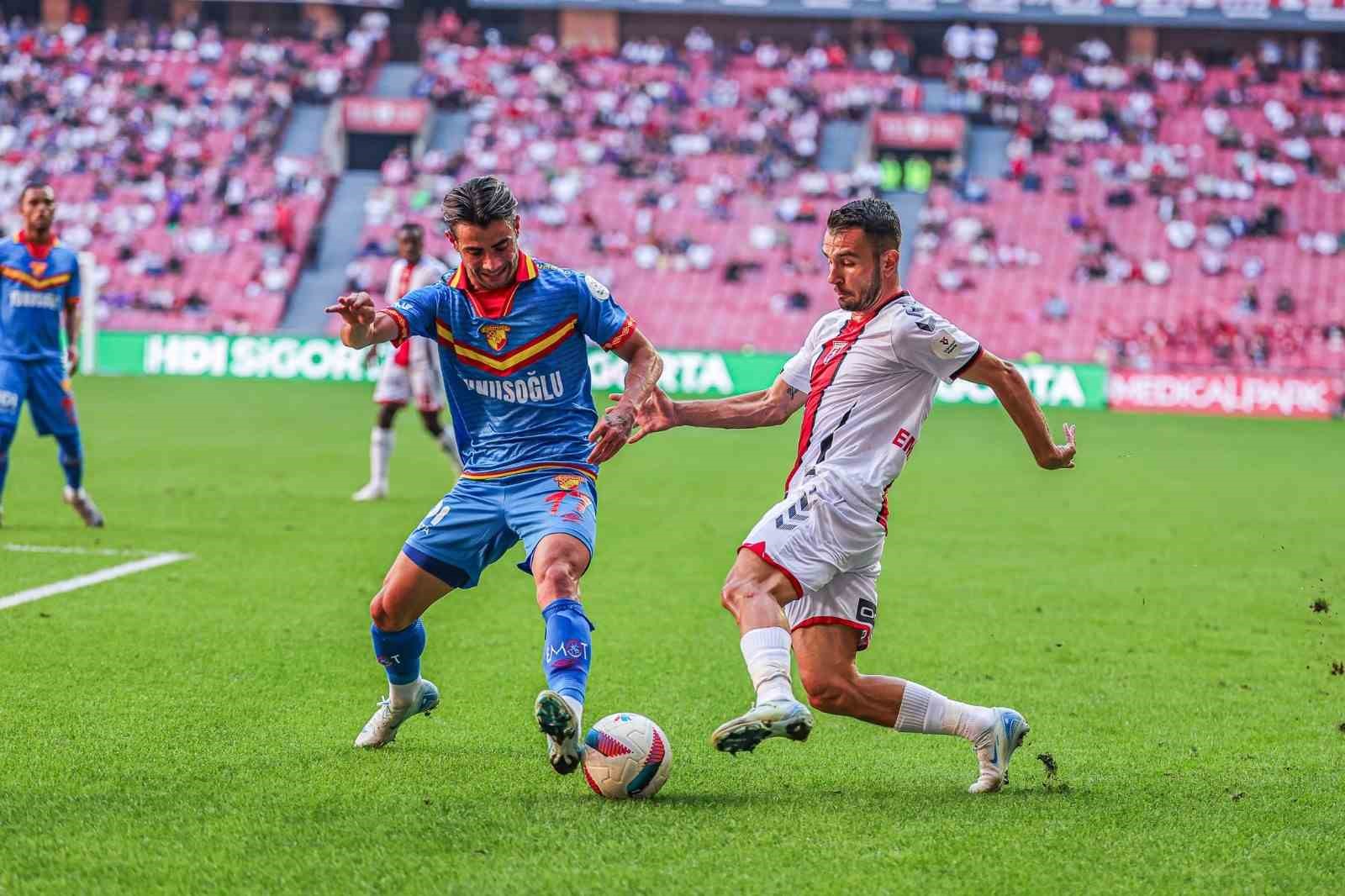 Trendyol Süper Lig: Samsunspor: 1 - Göztepe: 2 (İlk yarı)
