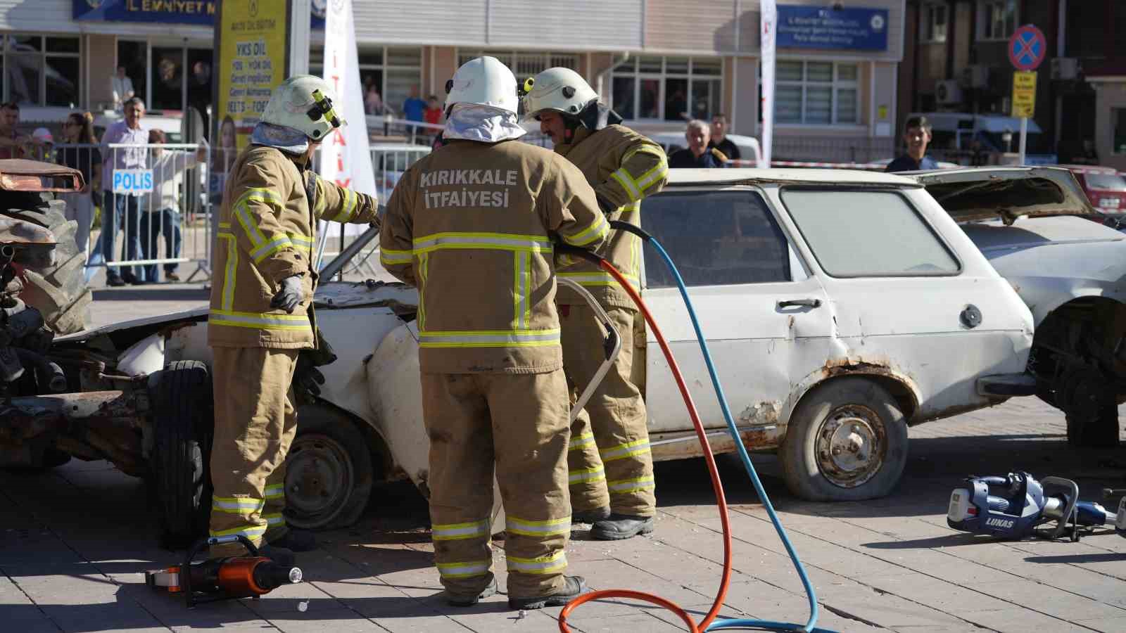 Kırıkkale itfaiyesinden nefes kesen tatbikat
