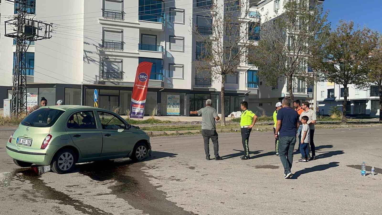 Aksaray’da kamyon ile otomobil çarpıştı: 2 yaralı
