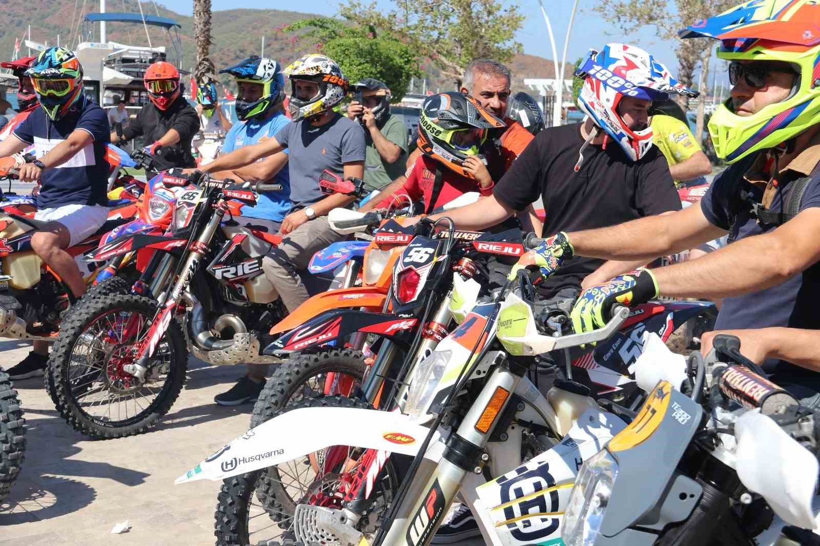 Fethiye’de Süper Enduro Şampiyonası, magazin startıyla başladı
