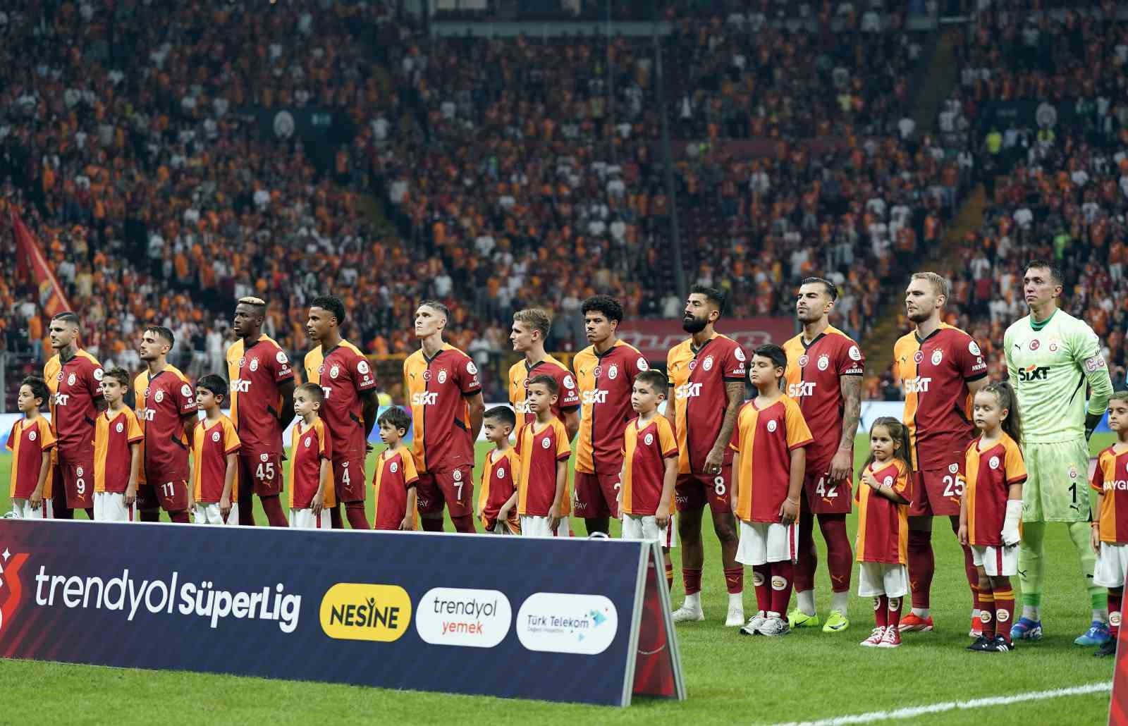 Trendyol Süper Lig: Galatasaray: 0 - Kasımpaşa: 0 (Maç devam ediyor)
