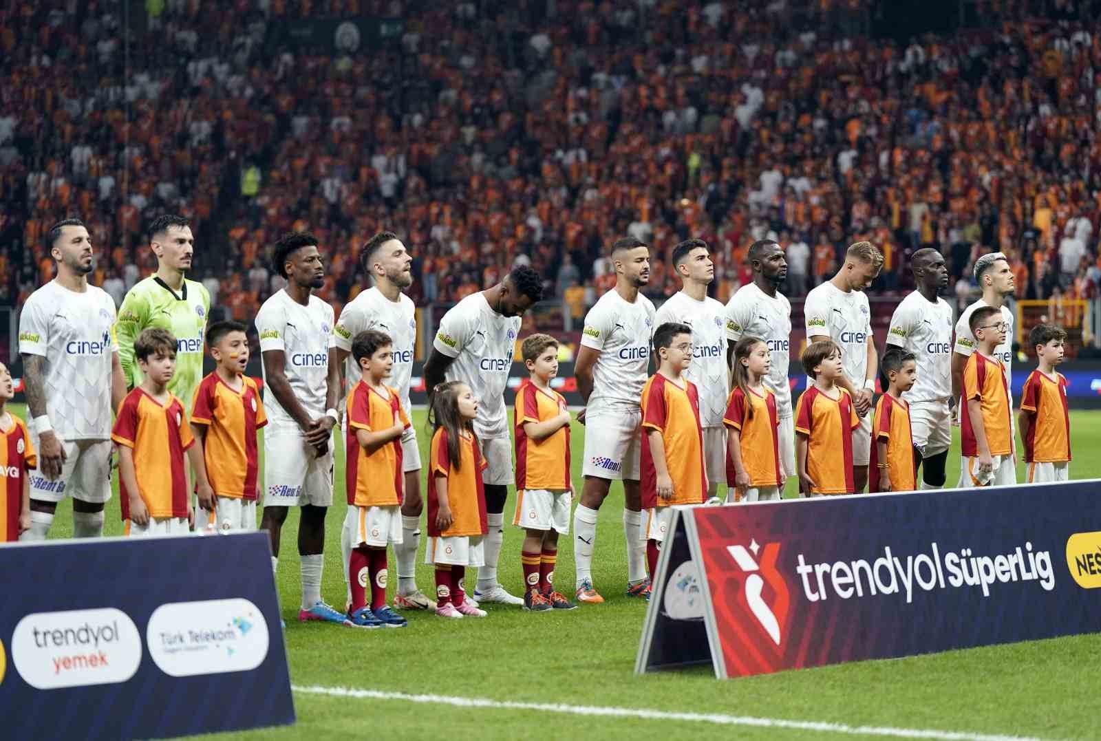 Trendyol Süper Lig: Galatasaray: 0 - Kasımpaşa: 0 (Maç devam ediyor)
