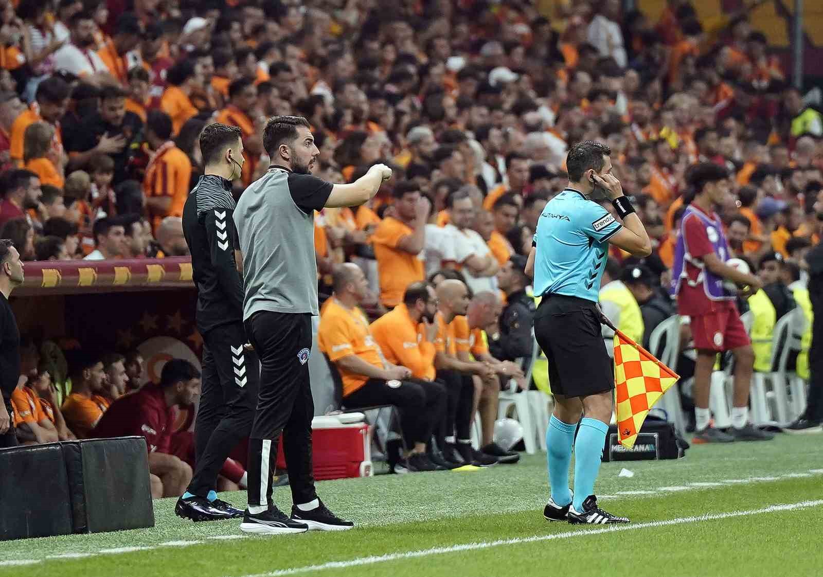 Trendyol Süper Lig: Galatasaray: 0 - Kasımpaşa: 0 (Maç devam ediyor)
