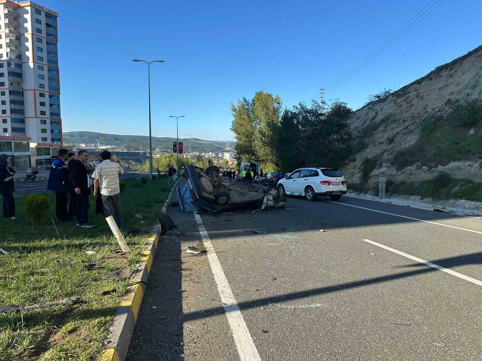 Kastamonu’da Tofaş marka otomobil hurdaya döndü: 3 yaralı
