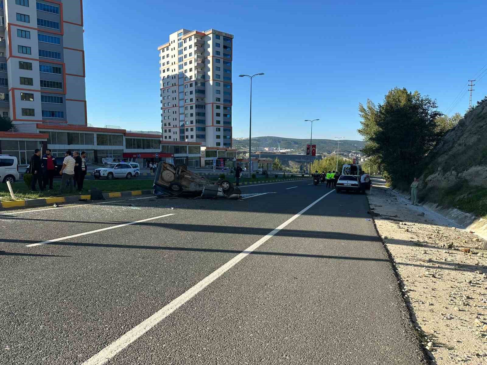 Kastamonu’da Tofaş marka otomobil hurdaya döndü: 3 yaralı
