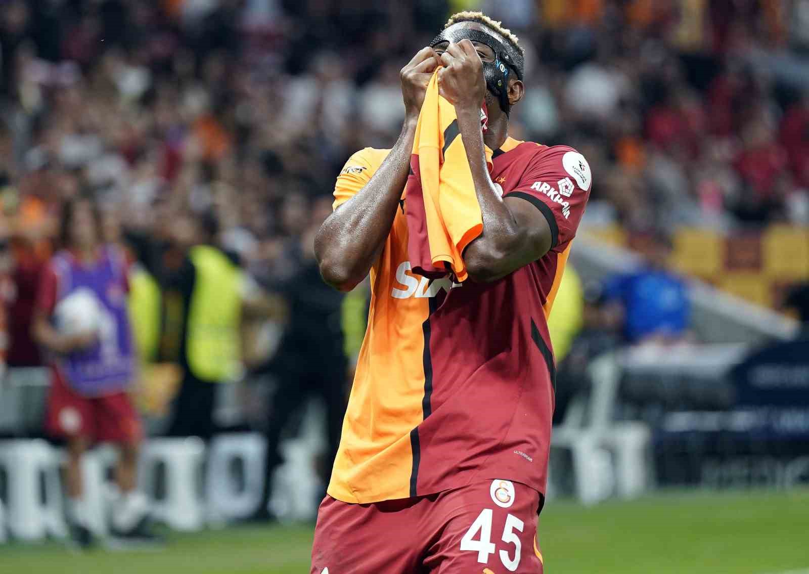 Trendyol Süper Lig: Galatasaray: 3 - Kasımpaşa: 1 (İlk yarı)
