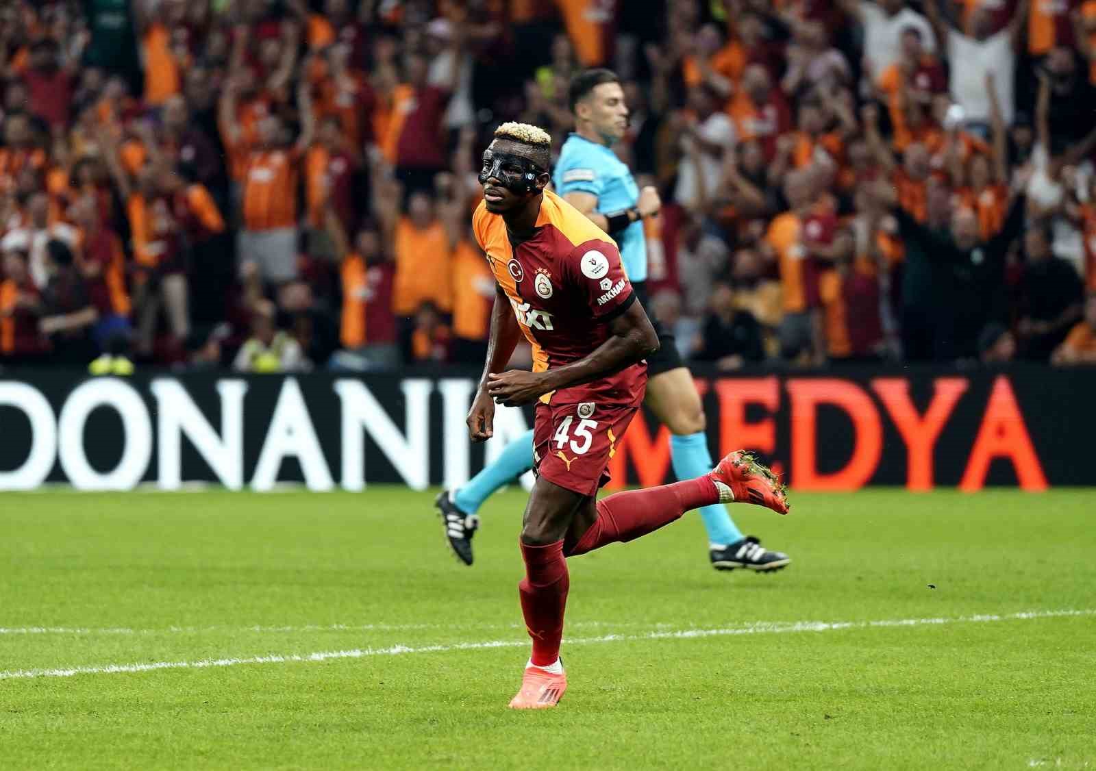 Trendyol Süper Lig: Galatasaray: 3 - Kasımpaşa: 1 (İlk yarı)
