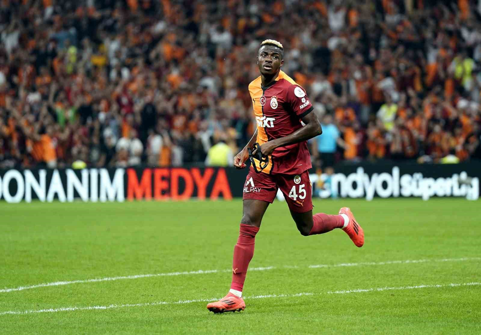 Trendyol Süper Lig: Galatasaray: 3 - Kasımpaşa: 1 (İlk yarı)
