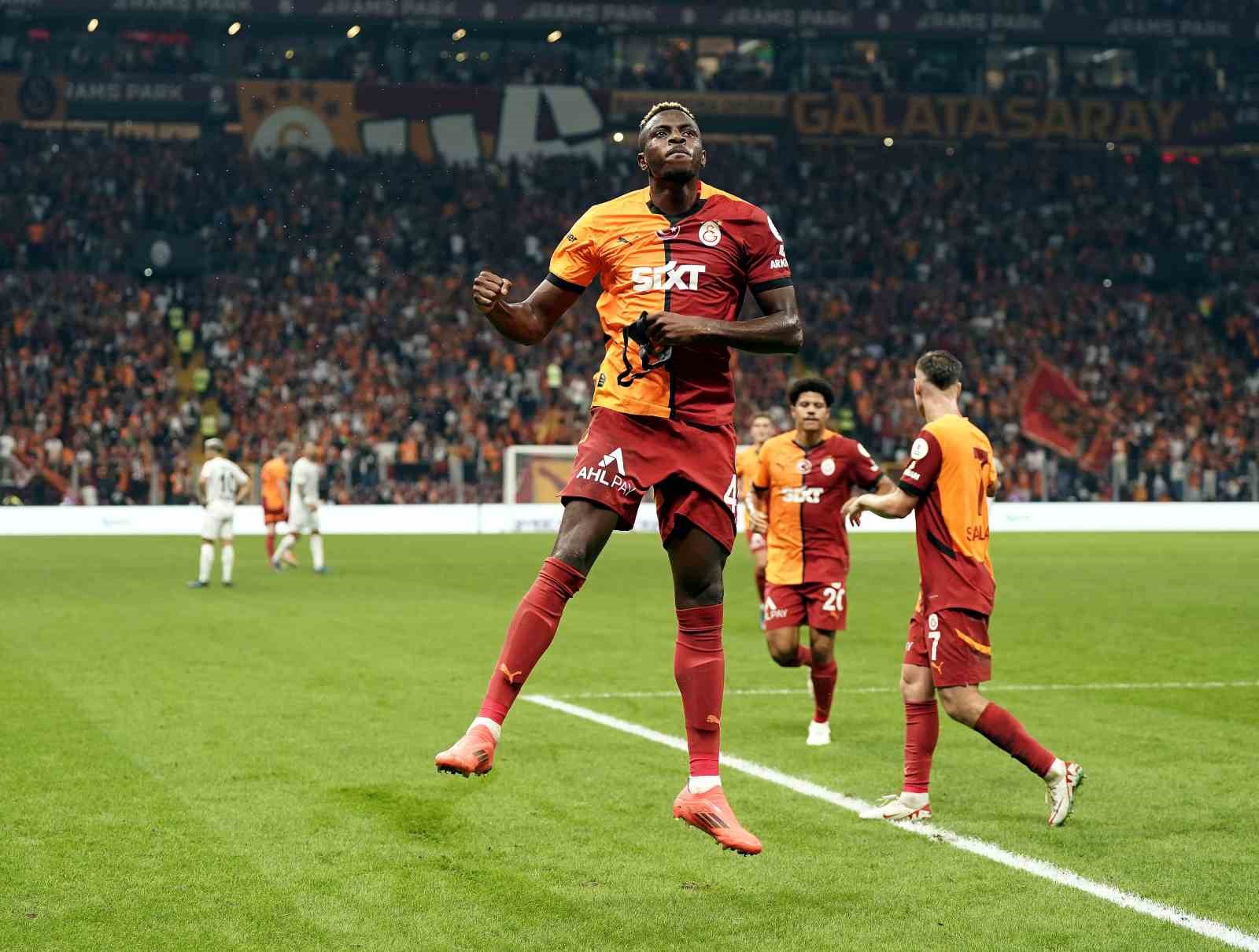 Trendyol Süper Lig: Galatasaray: 3 - Kasımpaşa: 1 (İlk yarı)
