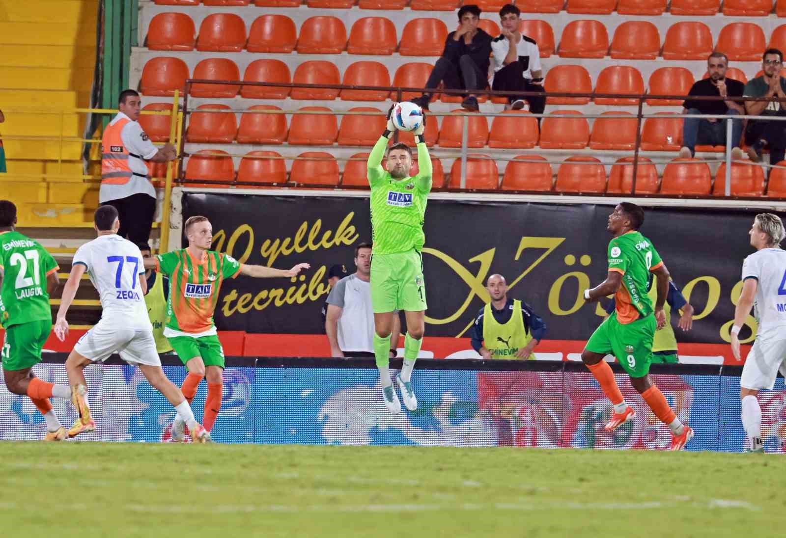 Trendyol Süper Lig: Corendon Alanyaspor: 1 - Çaykur Rizespor: 0 (Maç sonucu)
