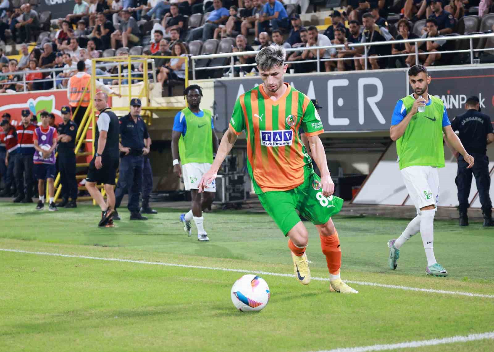 Trendyol Süper Lig: Corendon Alanyaspor: 1 - Çaykur Rizespor: 0 (Maç sonucu)
