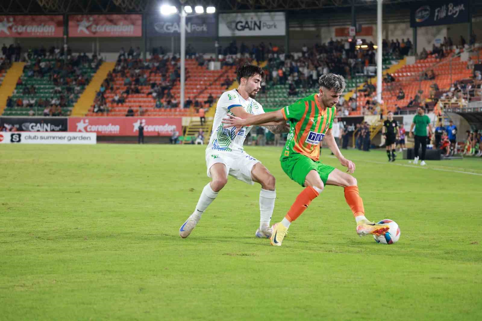 Trendyol Süper Lig: Corendon Alanyaspor: 1 - Çaykur Rizespor: 0 (Maç sonucu)
