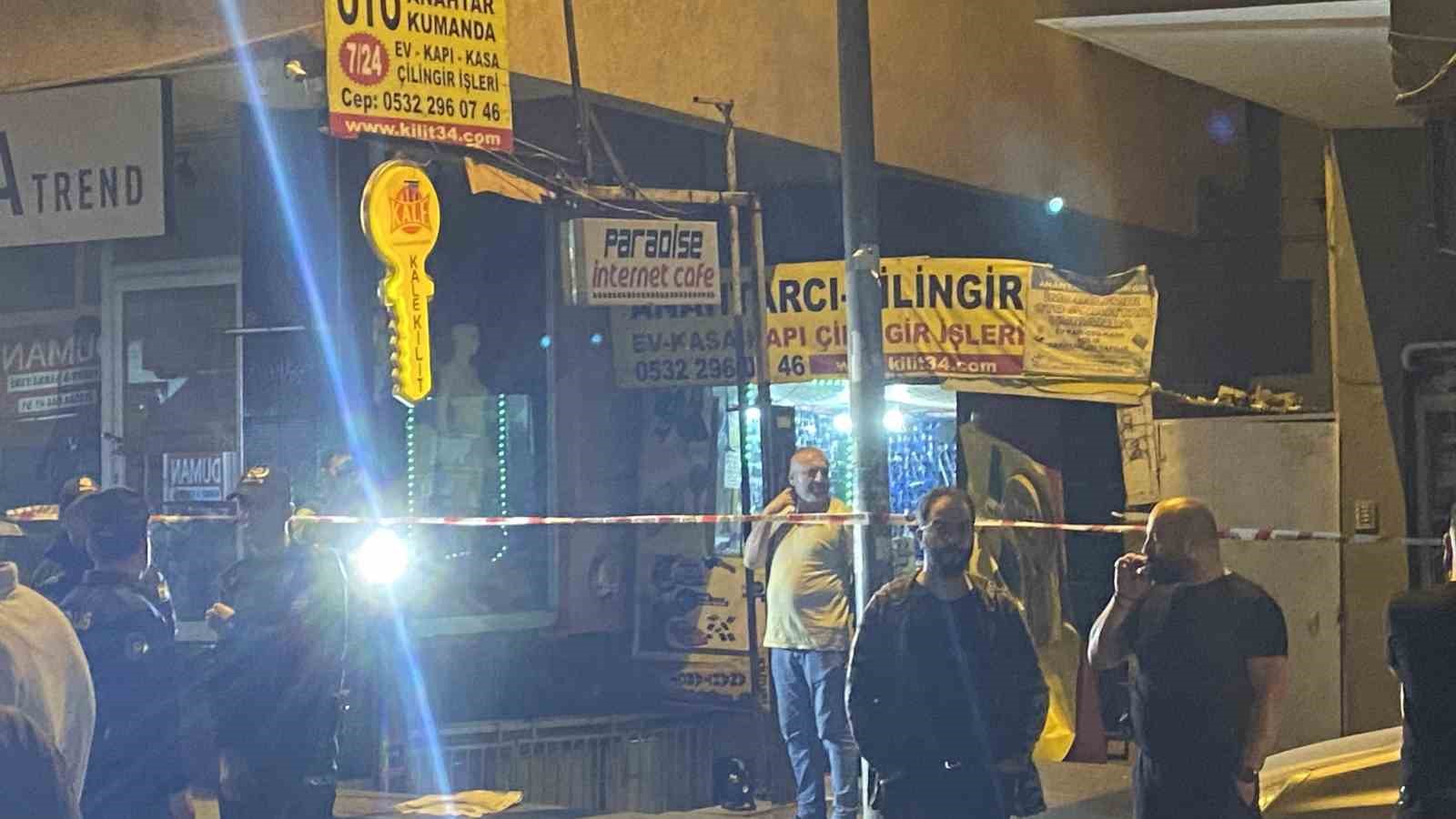 Küçükçekmece’de bir iş yerine ses bombası atıldı
